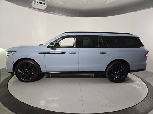 New 2026 Lincoln Navigator L Reserve AWD/4WD image 8