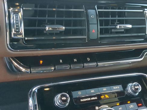 Used 2023 Lincoln Navigator L Reserve image 19