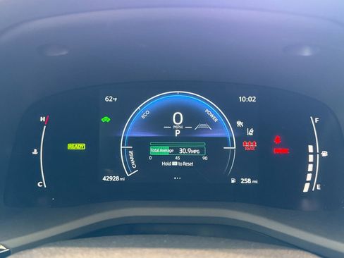 Used 2025 Toyota Camry SE image 14