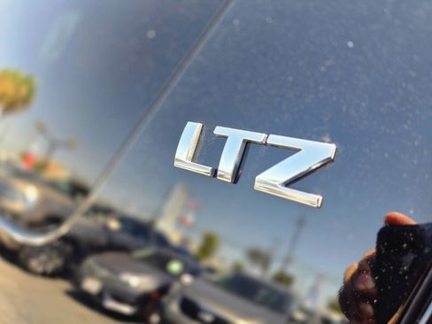Used 2011 Chevrolet Tahoe LTZ RWD image 12