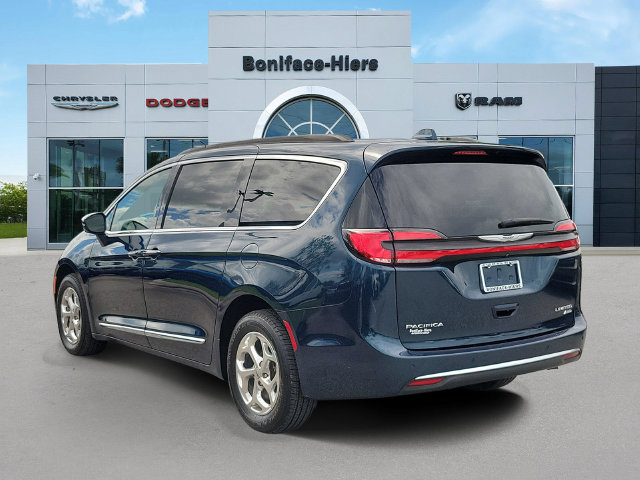 Used 2022 Chrysler Pacifica Limited w/ Uconnect Theater Family Group AWD/4WD image 4
