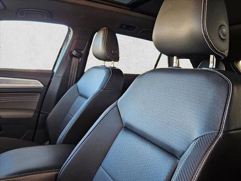 Used 2021 Volkswagen Atlas Cross Sport SE w/ Panoramic Sunroof Package image 20