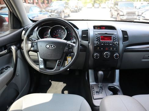Used 2013 Kia Sorento LX FWD image 22