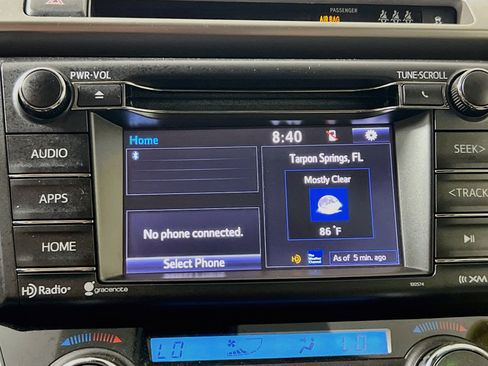 Used 2018 Toyota RAV4 XLE FWD image 27
