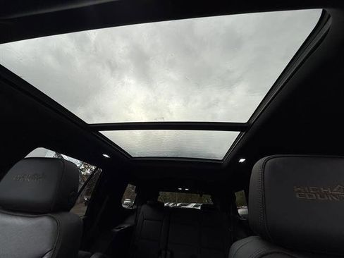 Used 2021 Chevrolet Tahoe High Country image 13