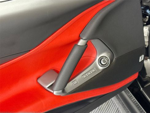 Used 2018 Ferrari 812 Superfast image 14