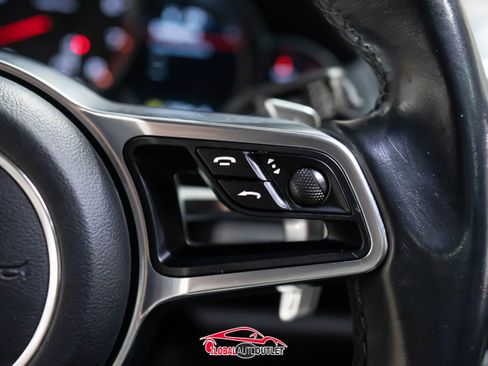 Used 2017 Porsche Cayenne Platinum Edition w/ Premium Package (PJV) image 25