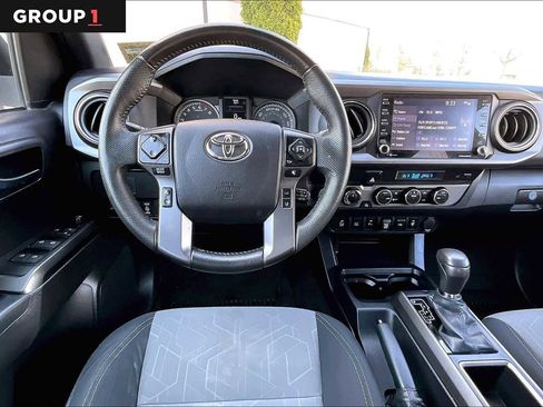 Used 2022 Toyota Tacoma TRD Off-Road w/ Technology Package AWD/4WD image 6