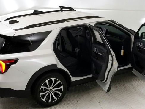 New 2025 Ford Explorer ST-Line w/ Premium Package image 22