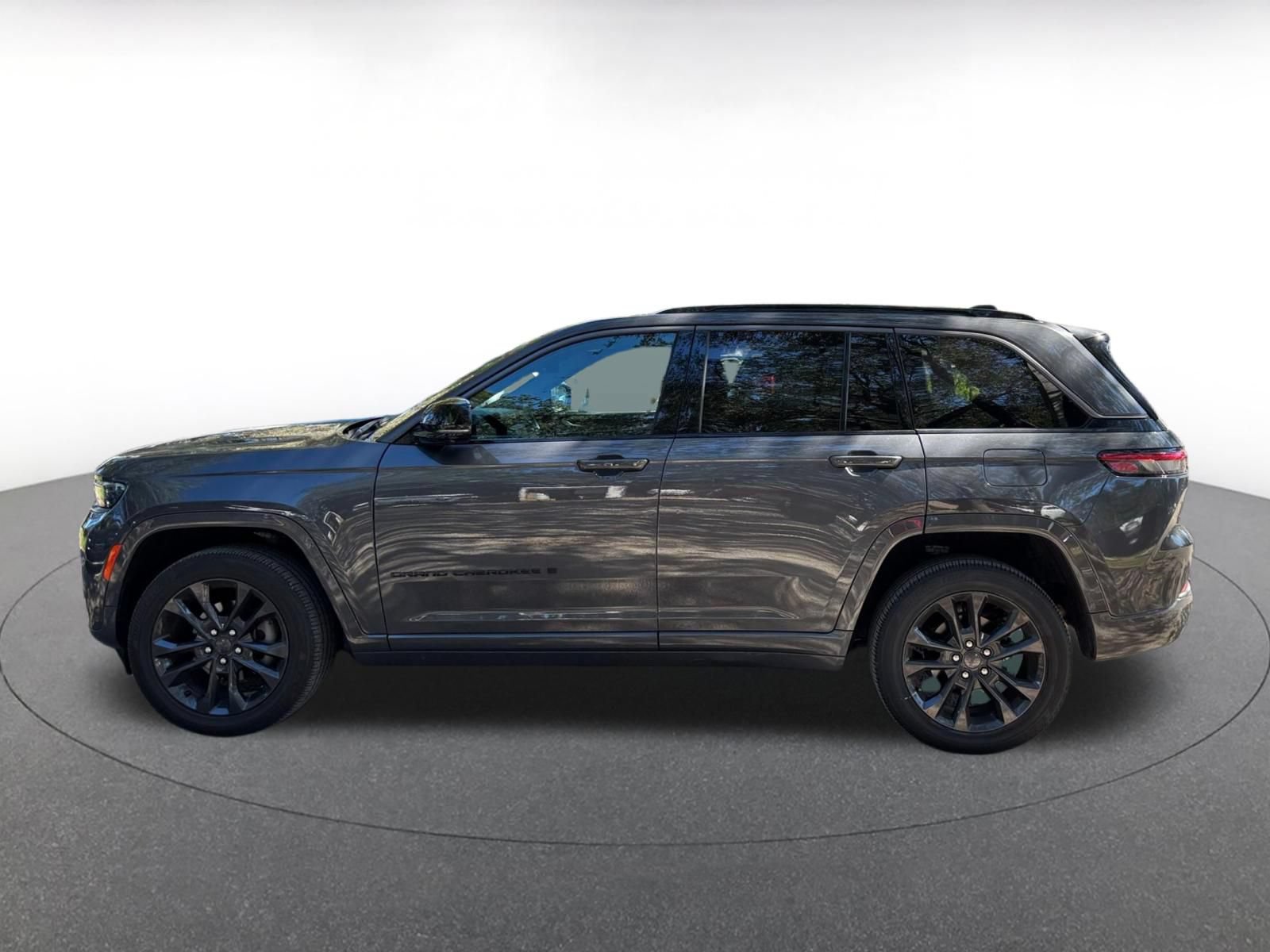 Used 2026 Jeep Grand Cherokee Limited AWD/4WD image 7