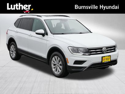 Used 2018 Volkswagen Tiguan SE w/ Panoramic Sunroof Package