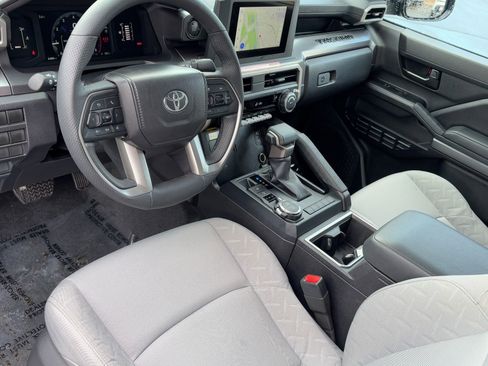 Certified 2025 Toyota Tacoma SR5 image 19