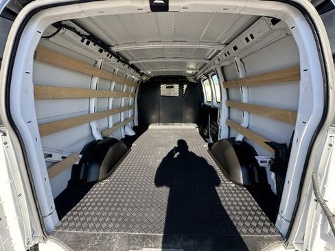 Used 2024 Chevrolet Express 2500 Work Van w/ Driver Convenience Package image 8