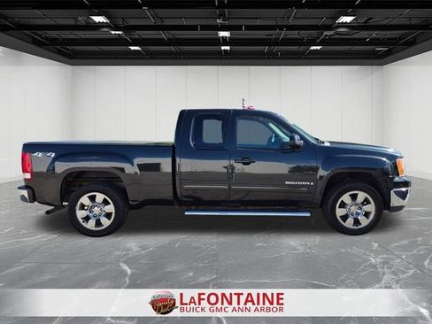 Used 2009 GMC Sierra 1500 SLT w/ SLT Convenience Package AWD/4WD image 6