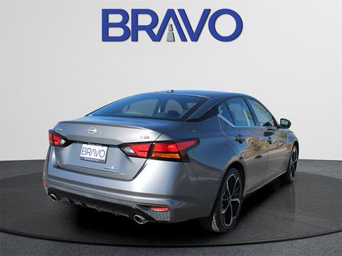 Used 2023 Nissan Altima 2.5 SR image 5