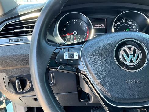 Used 2020 Volkswagen Tiguan SE w/ Panoramic Sunroof Package FWD image 24