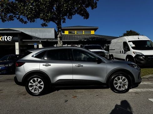 Used 2023 Ford Escape Active w/ Cold Weather Package image 9