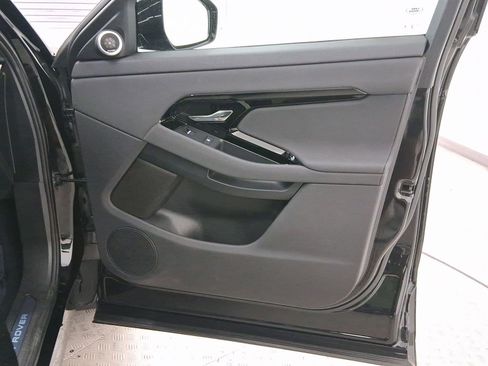 Used 2025 Land Rover Range Rover Evoque Dynamic SE image 34