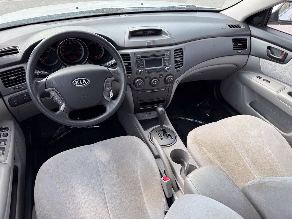 Used 2010 Kia Optima LX FWD image 11