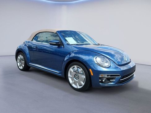 Used 2018 Volkswagen Beetle 2.0T SE w/ SE Premium Package FWD image 1