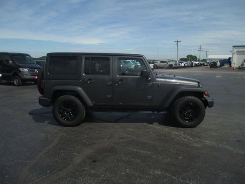 Used 2017 Jeep Wrangler Unlimited Sport AWD/4WD image 2