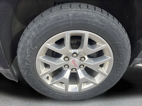 Used 2018 GMC Yukon SLE image 9