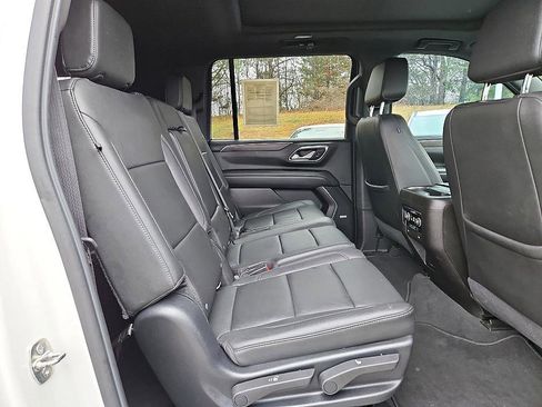 Used 2021 Chevrolet Suburban Z71 image 13