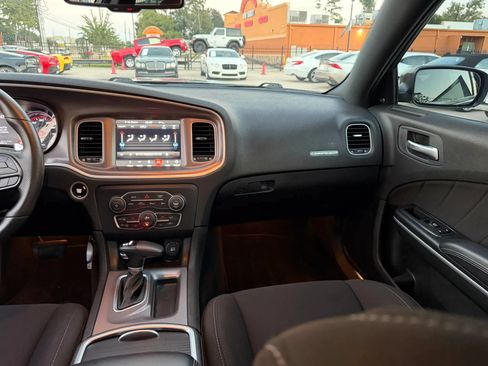 Used 2022 Dodge Charger R/T RWD image 31