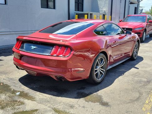 Used 2016 Ford Mustang Coupe RWD image 4