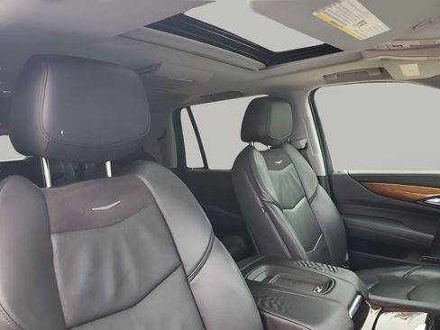Used 2017 Cadillac Escalade Luxury image 15