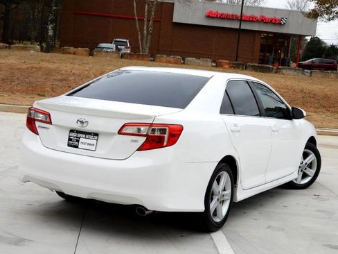 Used 2012 Toyota Camry SE image 7