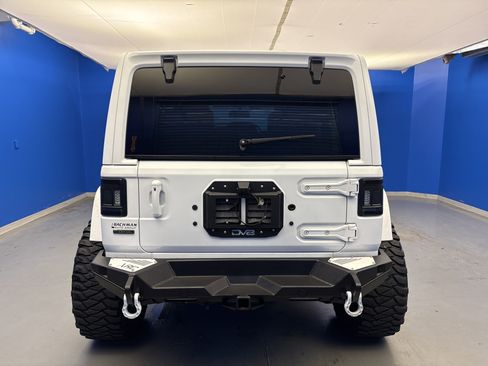 Used 2021 Jeep Wrangler Unlimited Sahara AWD/4WD image 6