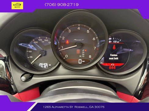 Used 2023 Porsche Macan Turbo image 10