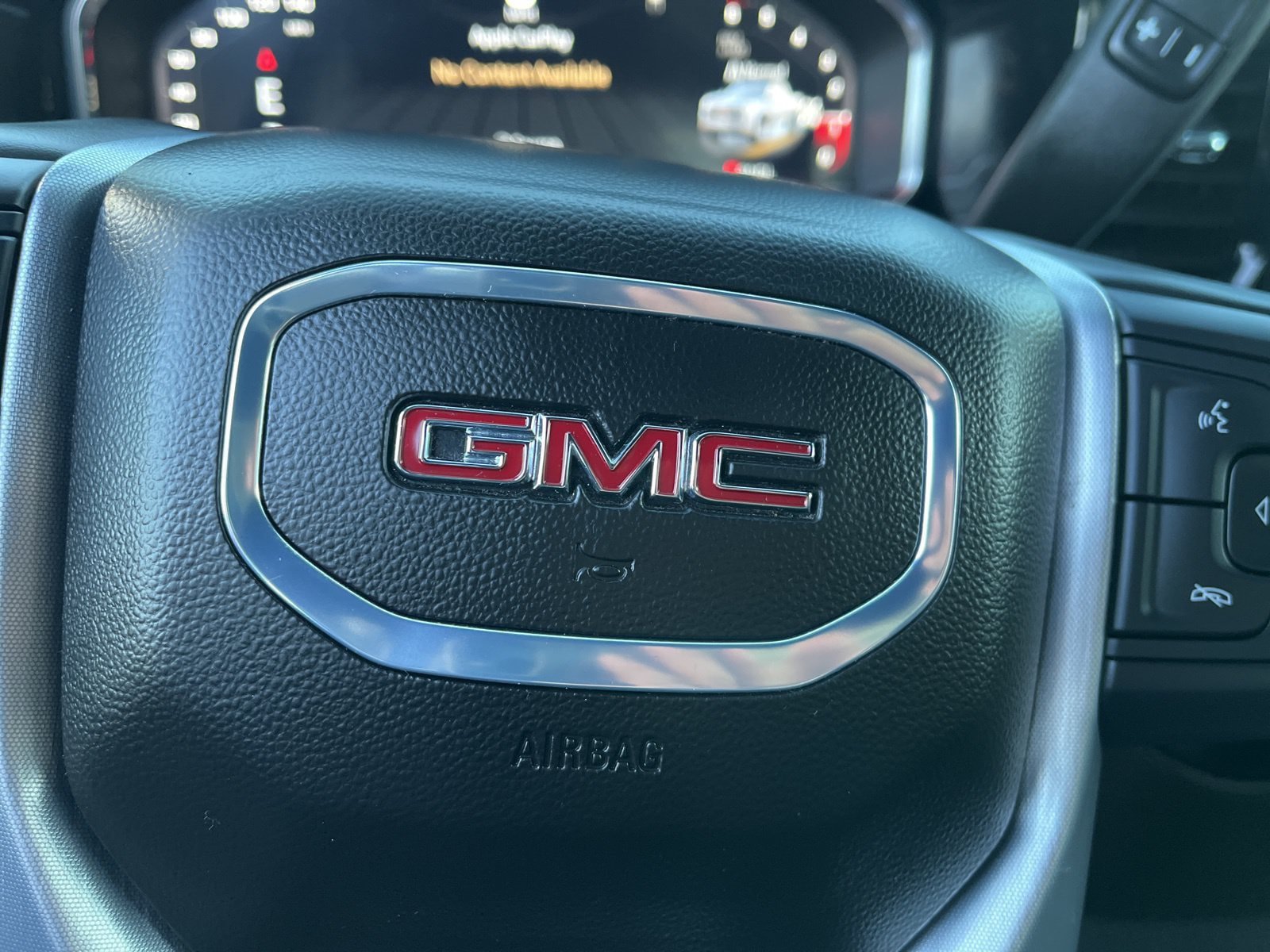 Used 2025 GMC Sierra 1500 SLT AWD/4WD image 31