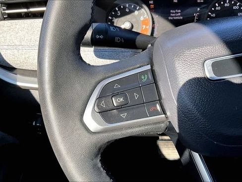 Used 2024 Jeep Compass Latitude AWD/4WD image 11