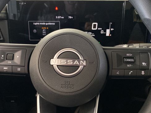 Used 2025 Nissan Kicks SV FWD image 15