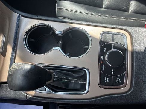Used 2016 Jeep Grand Cherokee Limited AWD/4WD image 19