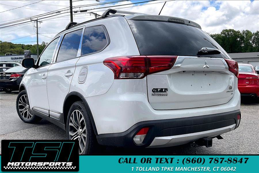 Used 2016 Mitsubishi Outlander SE AWD/4WD image 4