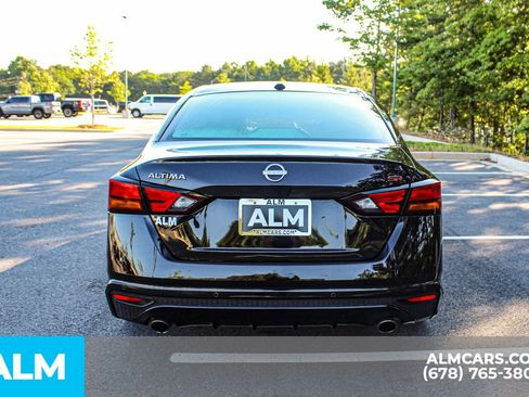 Used 2025 Nissan Altima 2.5 SR FWD image 11
