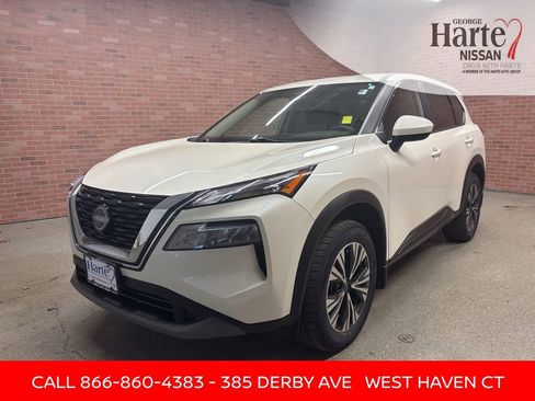 Certified 2023 Nissan Rogue SV image 3