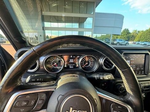 Used 2020 Jeep Wrangler Unlimited Sahara AWD/4WD image 4