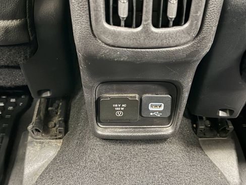 Used 2020 Jeep Compass Trailhawk AWD/4WD image 28