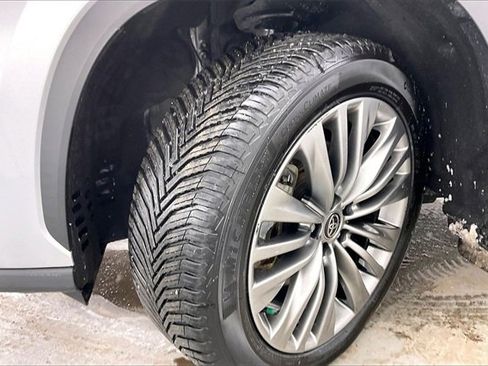 Used 2021 Toyota Highlander Platinum image 34