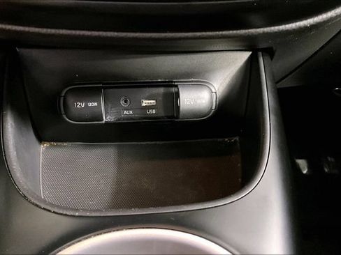 Used 2019 Kia Soul + FWD image 32