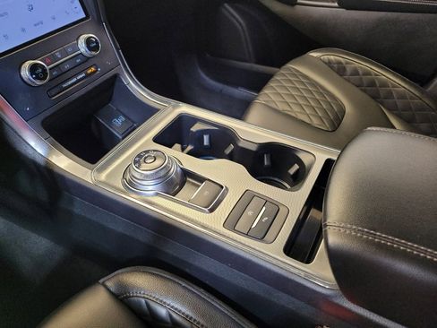 Used 2024 Ford Edge Titanium image 26