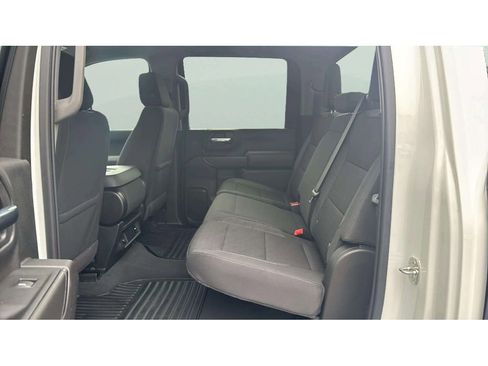 Used 2024 Chevrolet Silverado 2500 Custom w/ Custom Value Package image 11