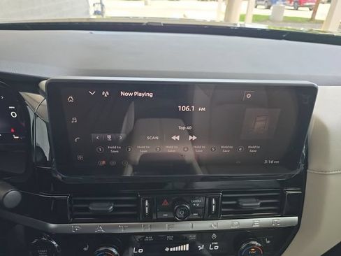 New 2026 Nissan Pathfinder SL FWD image 8