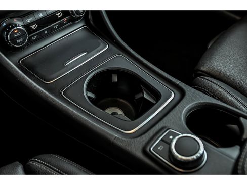 Used 2018 Mercedes-Benz CLA 250 image 23