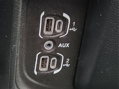 Used 2023 RAM 1500 Laramie image 21