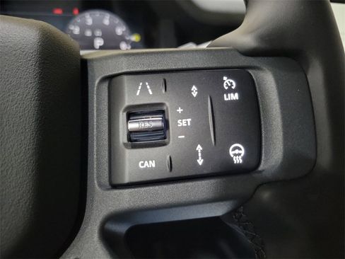 New 2025 Land Rover Defender 110 X-Dynamic SE image 16